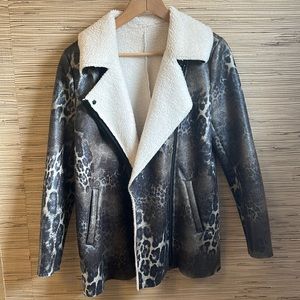 Stylish leopard print teddy coat
